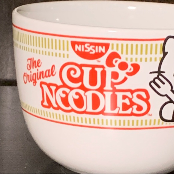 Hello Kitty Cup Noodles 24oz Ceramic Soup Mug - Picture 4 of 10